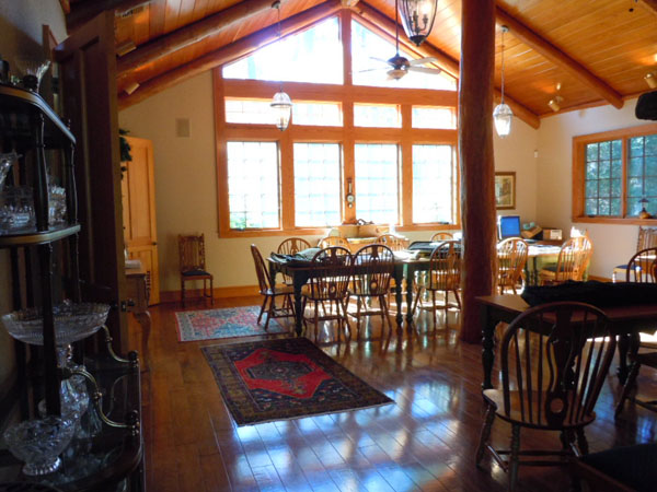 Lodge dining room 1